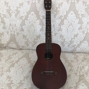 Conrad 1595 Baritone Ukulele with bag As Found